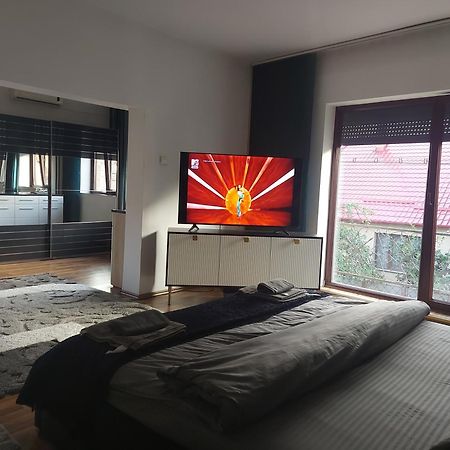 Cataleya Apart Home Oradea Exterior photo